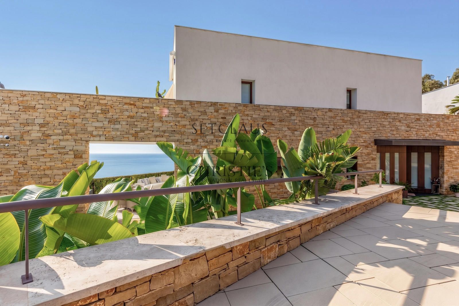 Comprar Exclusiva Villa contemporanea en Sant Pol de Mar, en primera línea de mar foto 2