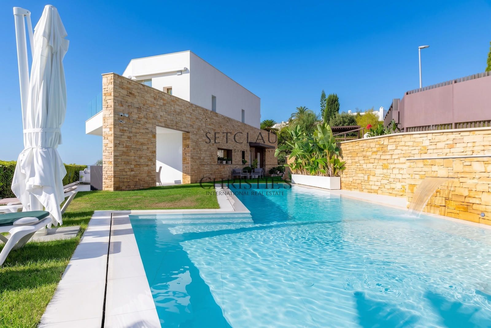 Comprar Exclusiva Villa contemporanea en Sant Pol de Mar, en primera línea de mar foto 3