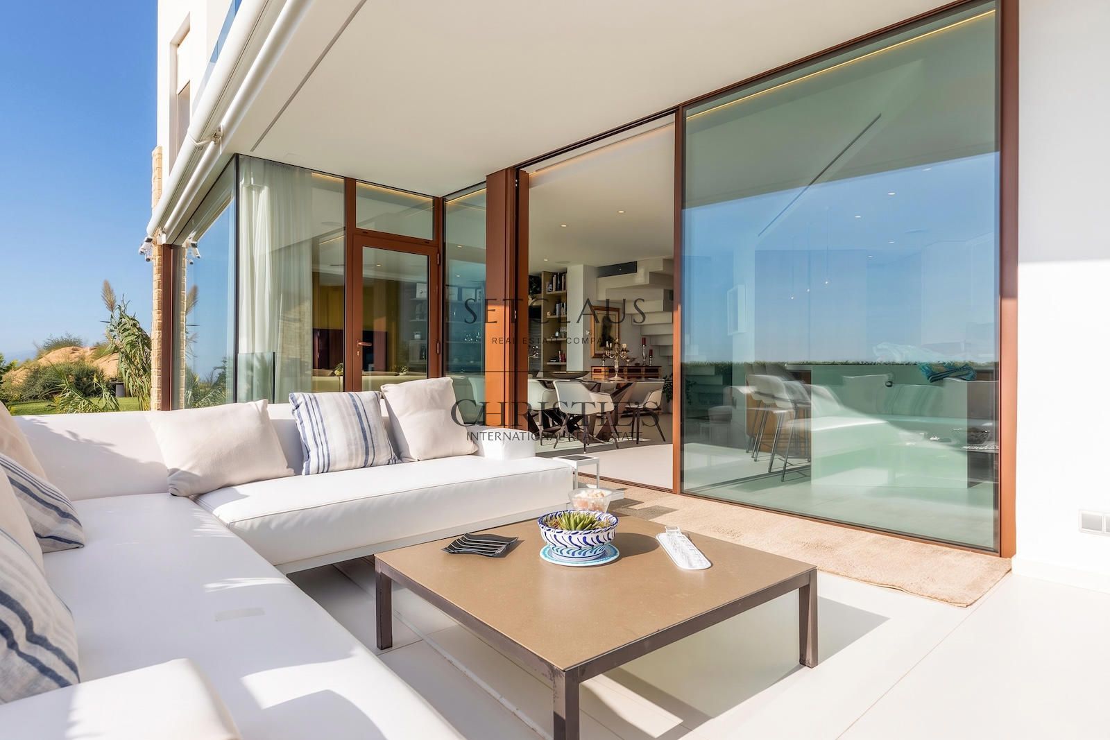 Comprar Exclusiva Villa contemporanea en Sant Pol de Mar, en primera línea de mar foto 8