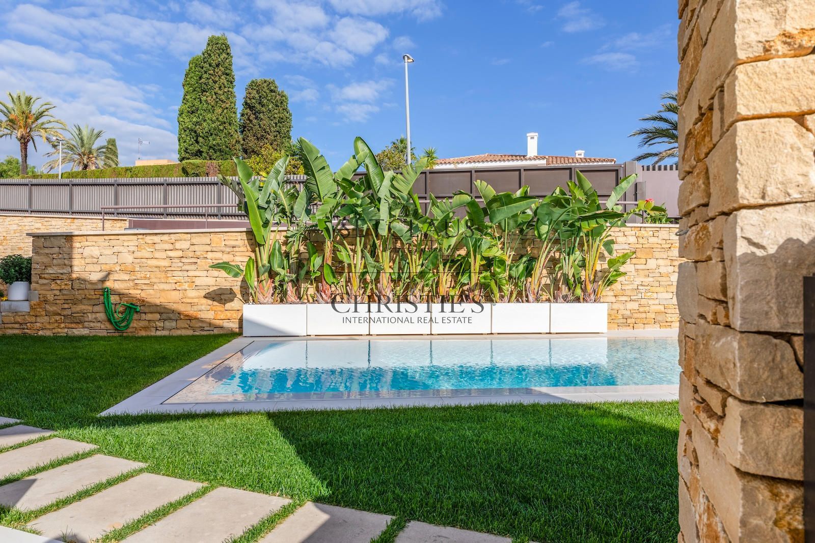Comprar Exclusiva Villa contemporanea en Sant Pol de Mar, en primera línea de mar foto 43