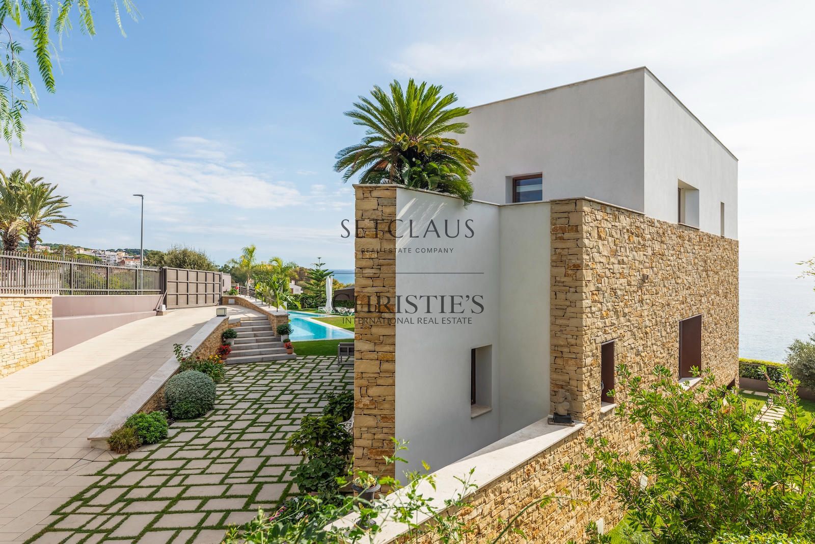 Comprar Exclusiva Villa contemporanea en Sant Pol de Mar, en primera línea de mar foto 48