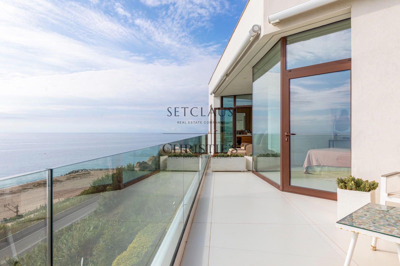 Comprar Exclusiva Villa contemporanea en Sant Pol de Mar, en primera línea de mar foto 31