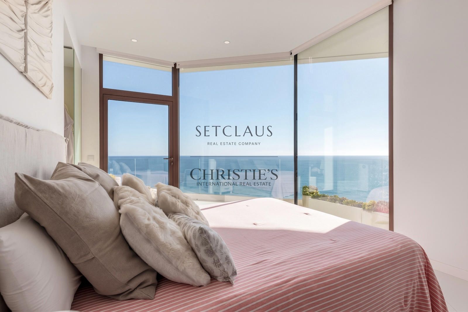 Comprar Exclusiva Villa contemporanea en Sant Pol de Mar, en primera línea de mar foto 26