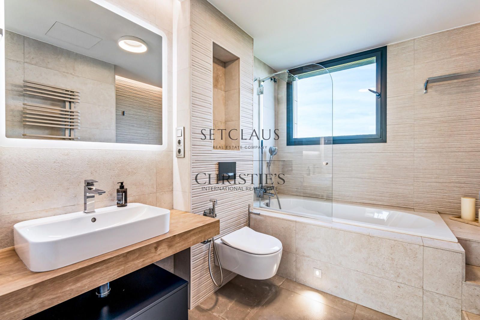 Comprar Chalet con vistas al mar y acabados premium foto 31