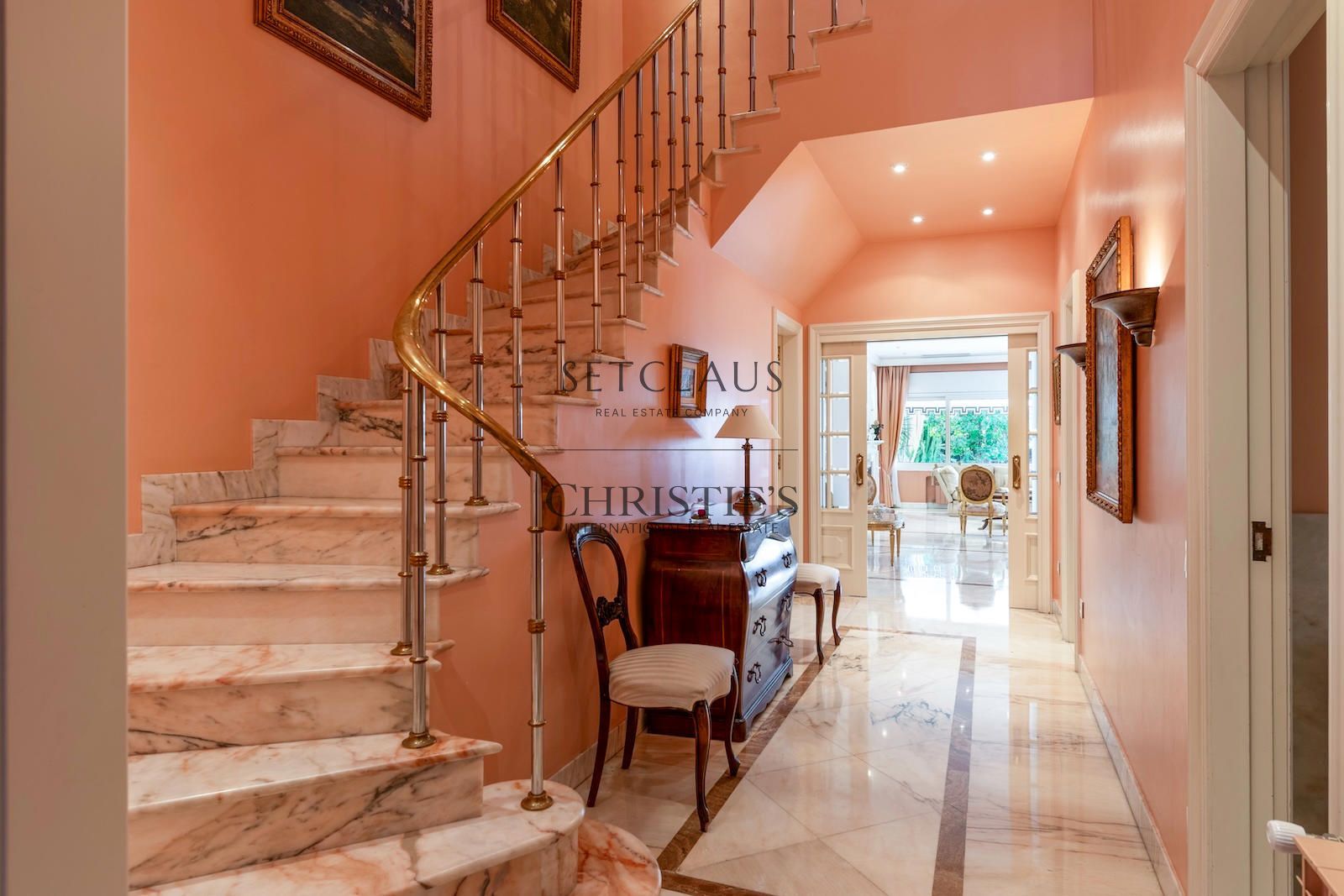 Comprar Villa amb jardí privat i vistes panoràmiques a Pedralbes foto 7