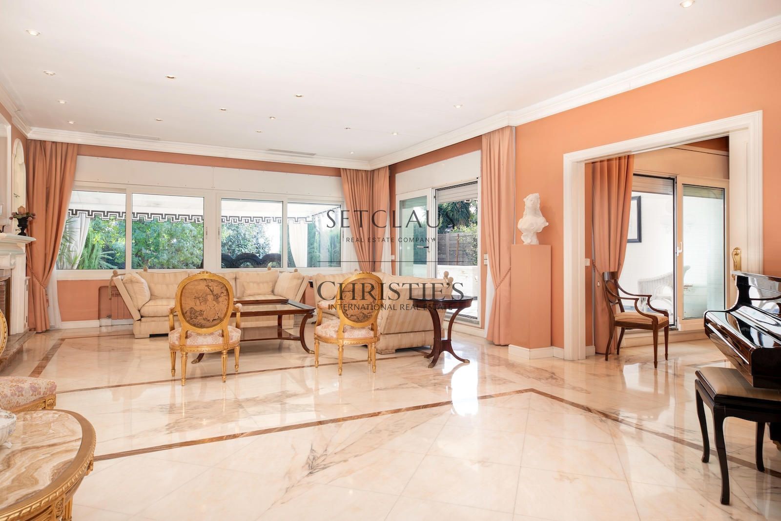 Comprar Villa amb jardí privat i vistes panoràmiques a Pedralbes foto 8