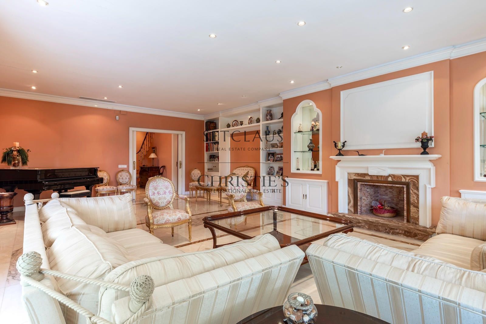 Comprar Villa amb jardí privat i vistes panoràmiques a Pedralbes foto 11
