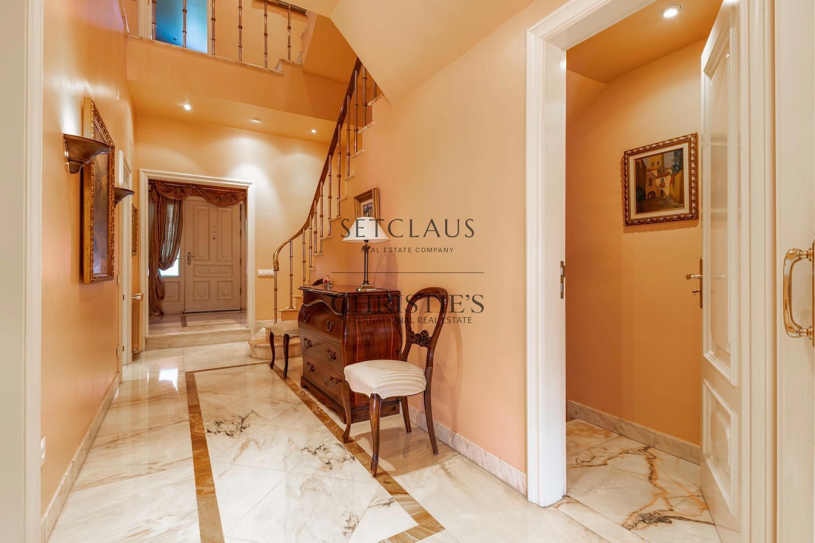 Comprar Villa amb jardí privat i vistes panoràmiques a Pedralbes foto 16