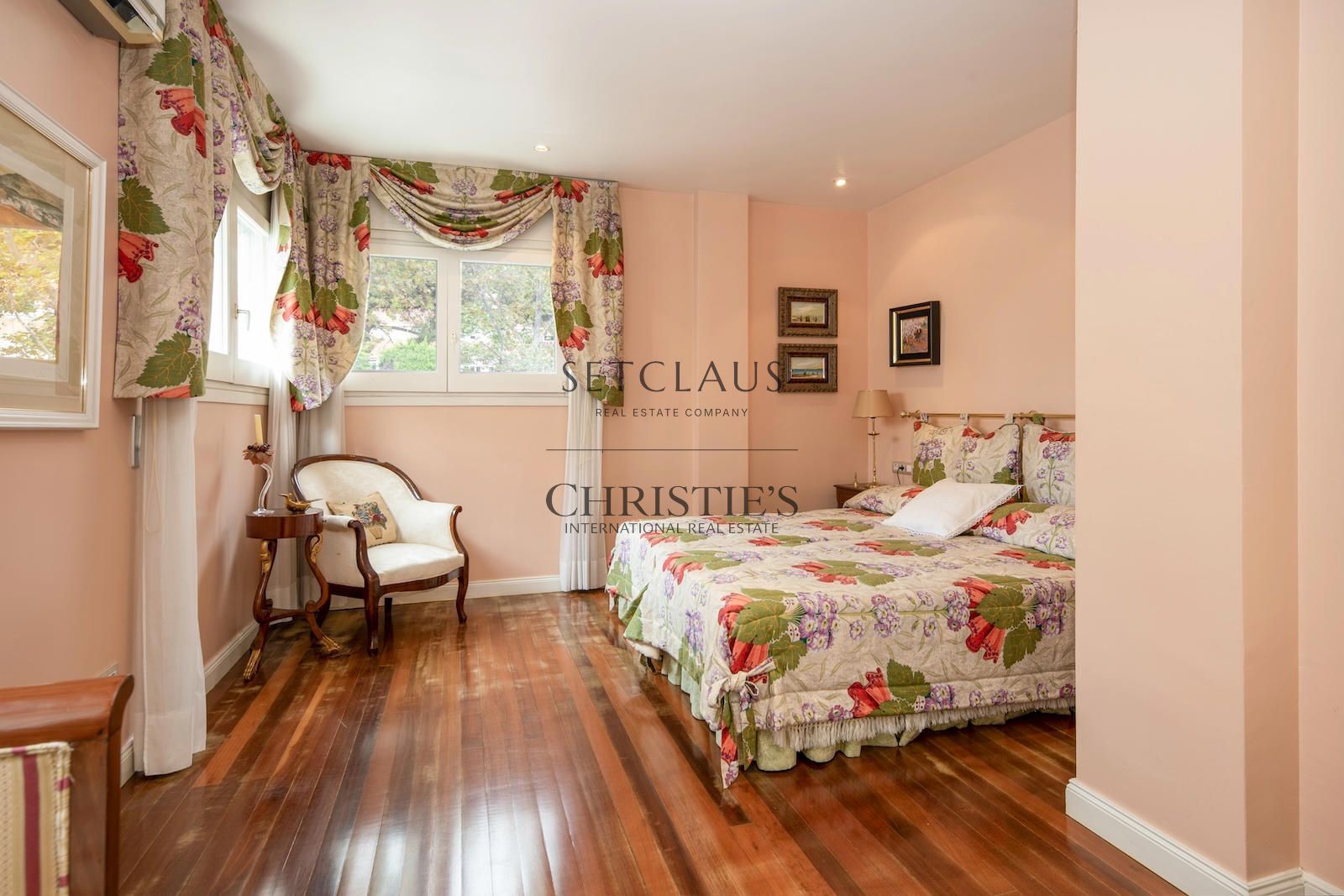 Comprar Villa amb jardí privat i vistes panoràmiques a Pedralbes foto 33