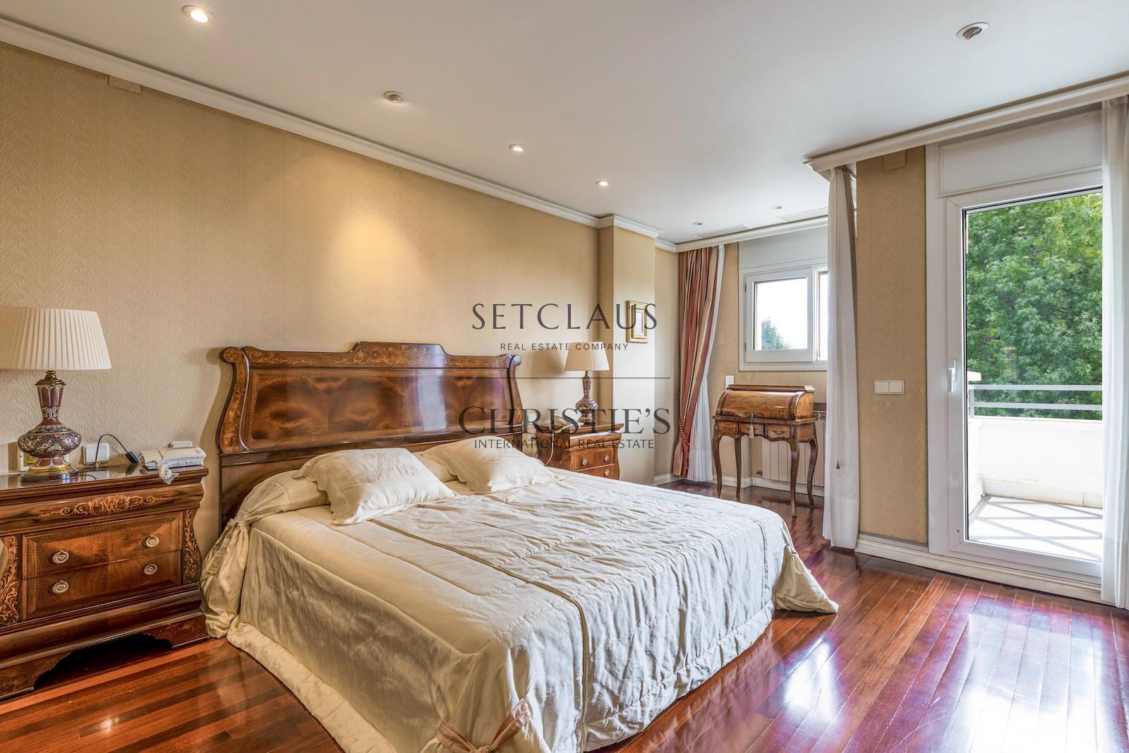 Comprar Villa amb jardí privat i vistes panoràmiques a Pedralbes foto 24