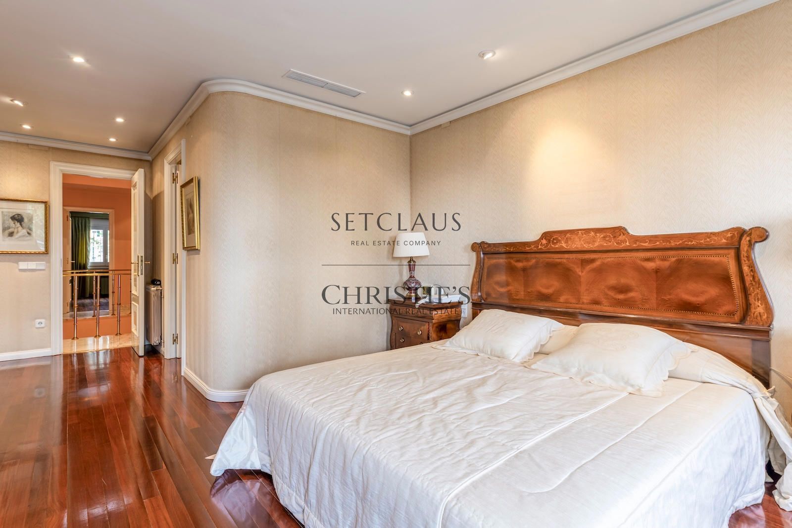 Comprar Villa amb jardí privat i vistes panoràmiques a Pedralbes foto 25