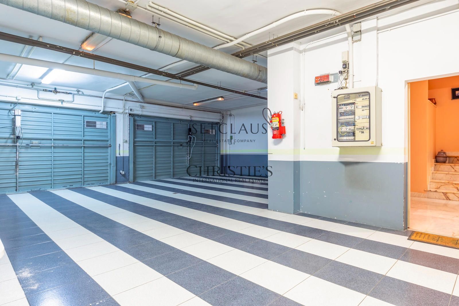 Comprar Villa amb jardí privat i vistes panoràmiques a Pedralbes foto 41