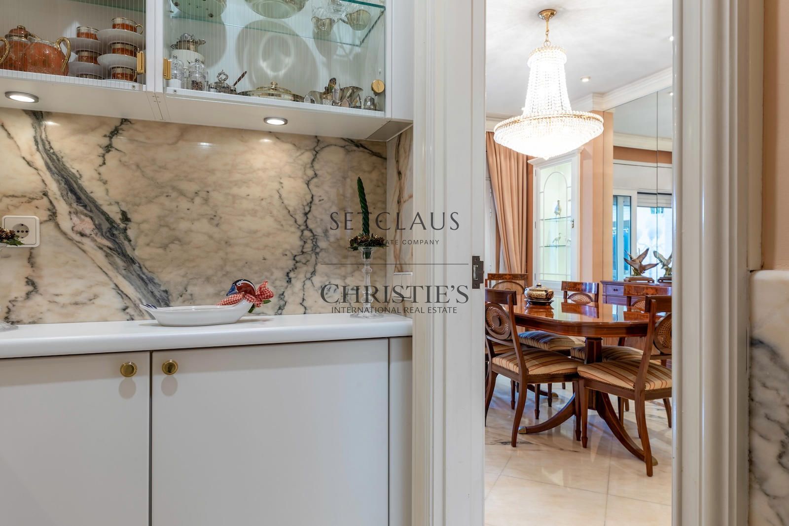 Comprar Villa amb jardí privat i vistes panoràmiques a Pedralbes foto 39