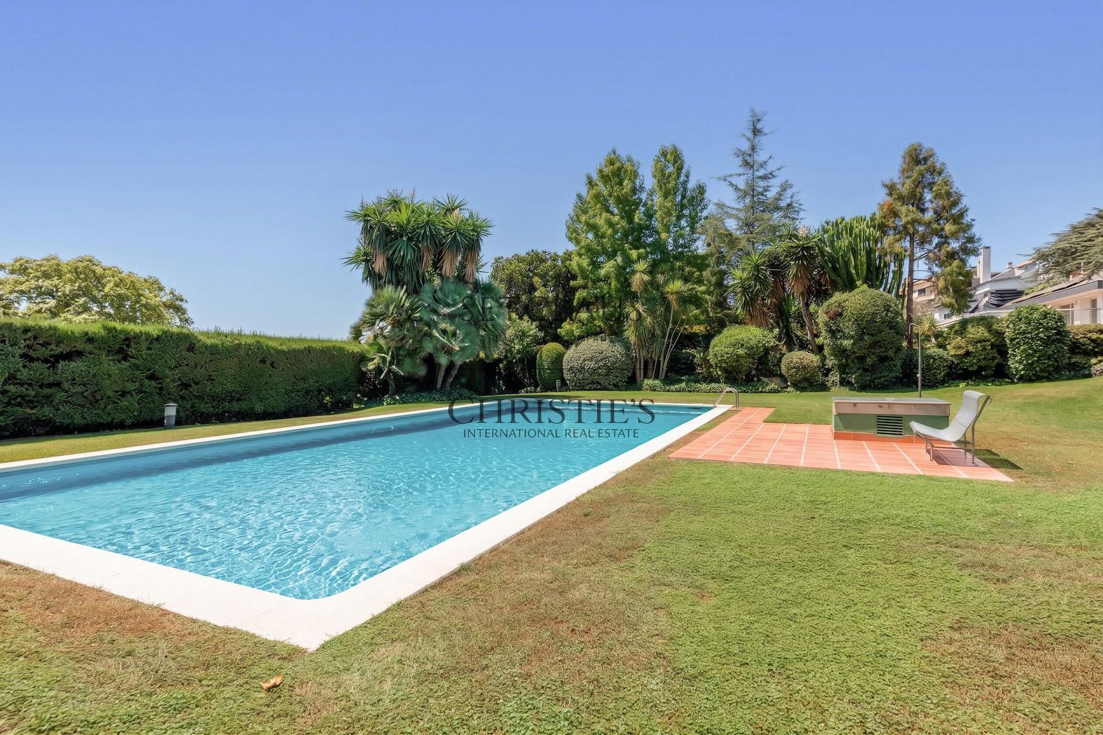 Comprar Villa amb jardí privat i vistes panoràmiques a Pedralbes foto 3