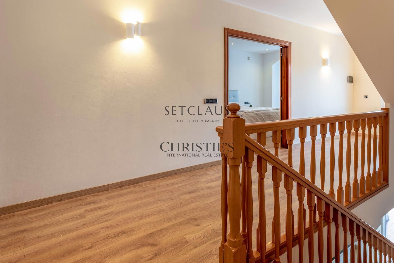 Comprar Chalet independiente con piscina, 5 habitaciones y vistas en Alella foto 20