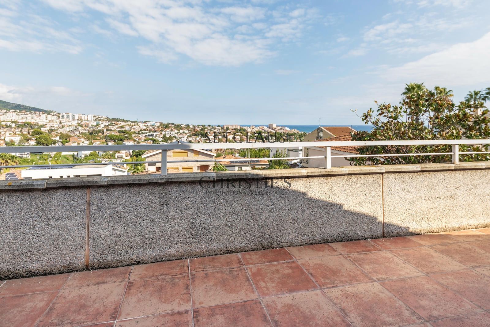Comprar Chalet independiente con piscina, 5 habitaciones y vistas en Alella foto 38