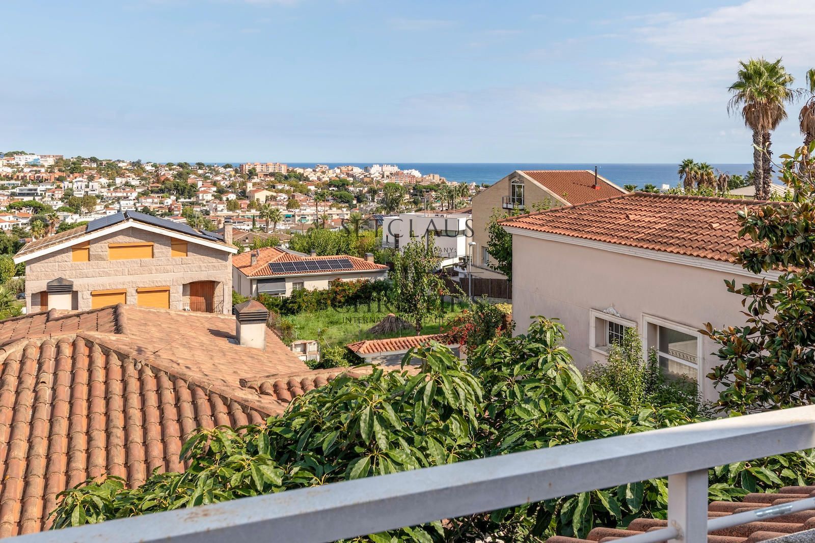 Comprar Chalet independiente con piscina, 5 habitaciones y vistas en Alella foto 39
