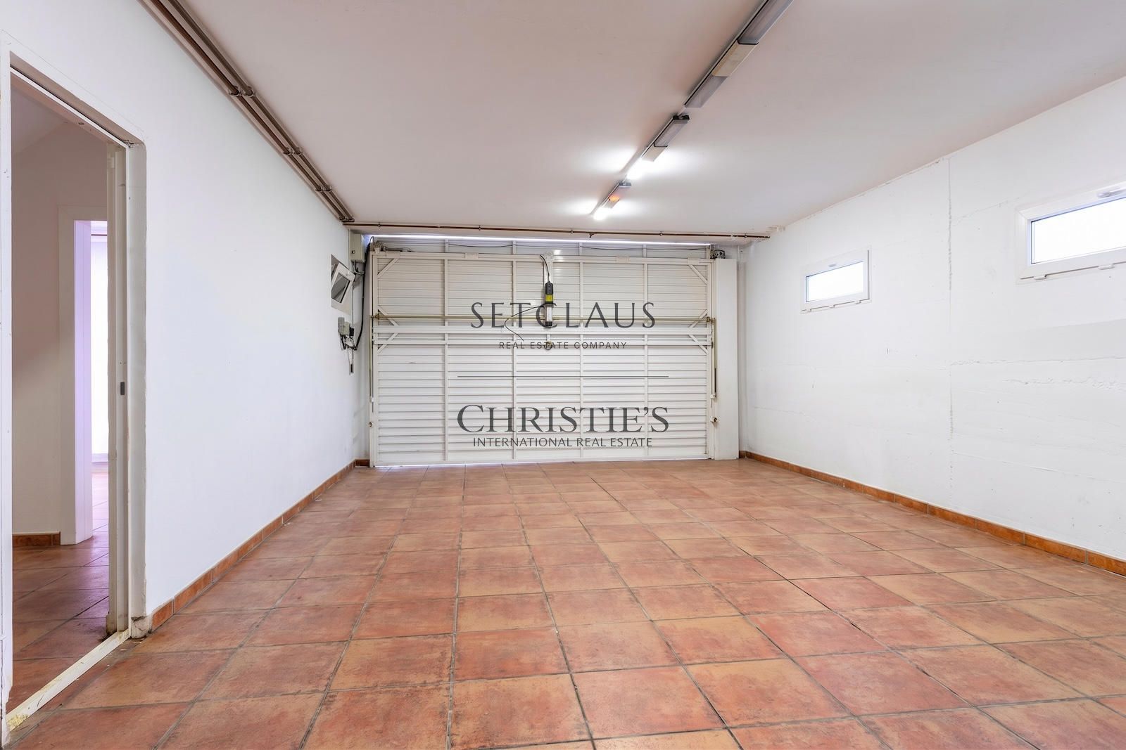 Comprar Chalet independiente con piscina, 5 habitaciones y vistas en Alella foto 43