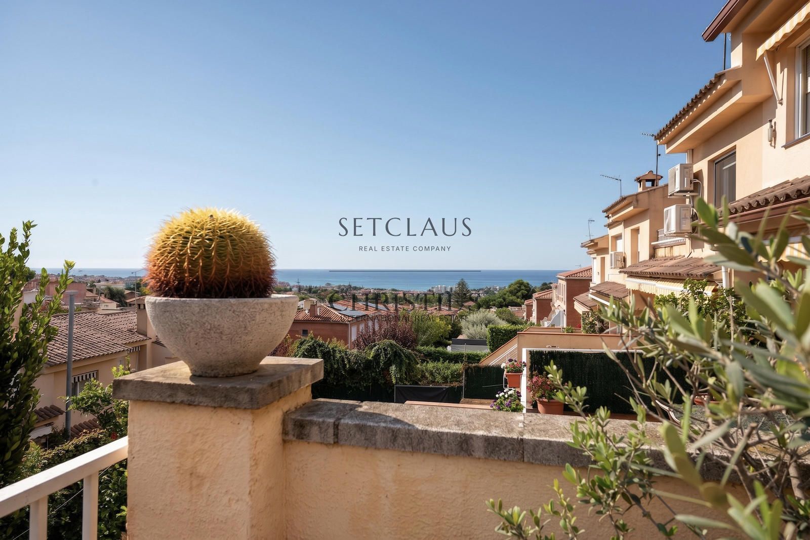 Inmueble Casa en venta en Alella con 5 habitaciones, terraza con vistas panorámicas y posibilidad de apartamento independiente foto 8