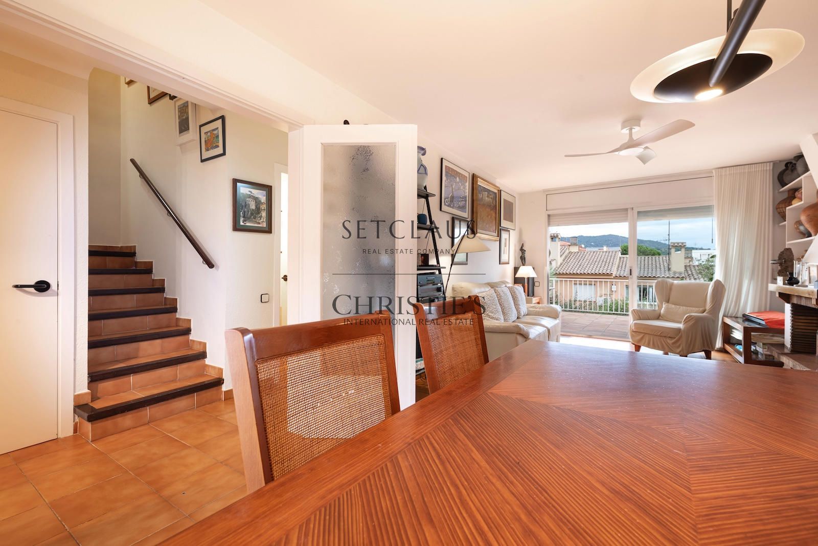 Inmueble Casa en venta en Alella con 5 habitaciones, terraza con vistas panorámicas y posibilidad de apartamento independiente foto 5