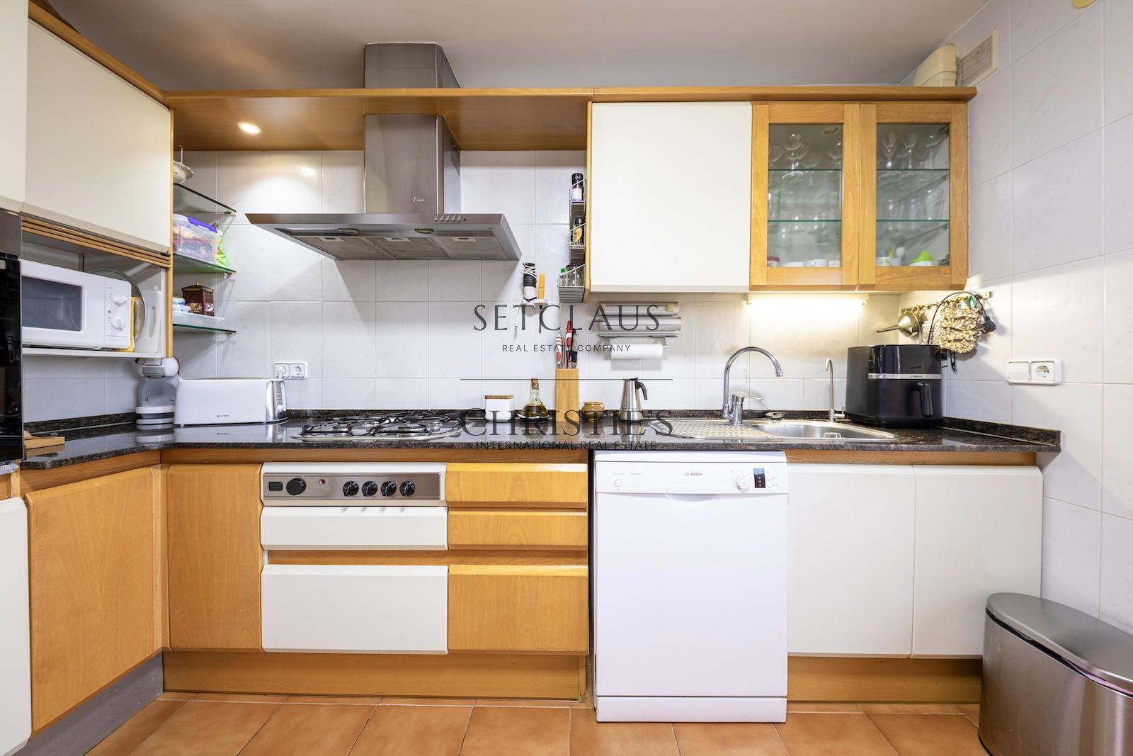 Inmueble Casa en venta en Alella con 5 habitaciones, terraza con vistas panorámicas y posibilidad de apartamento independiente foto 13