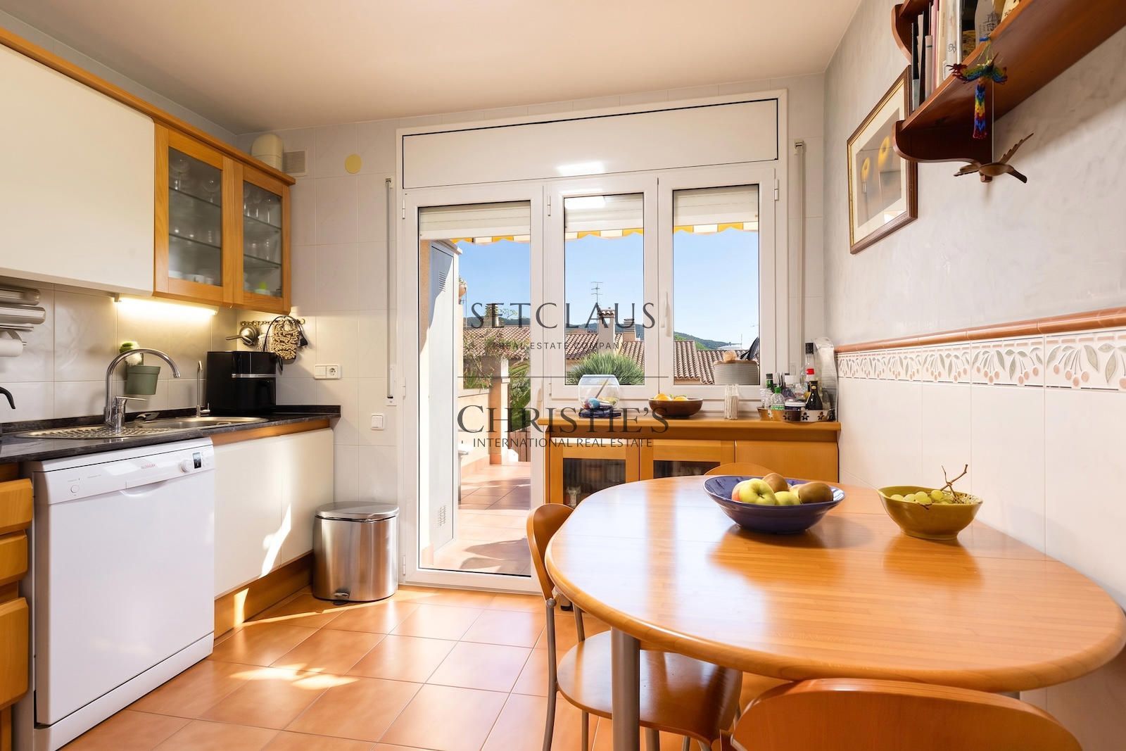 Inmueble Casa en venta en Alella con 5 habitaciones, terraza con vistas panorámicas y posibilidad de apartamento independiente foto 16