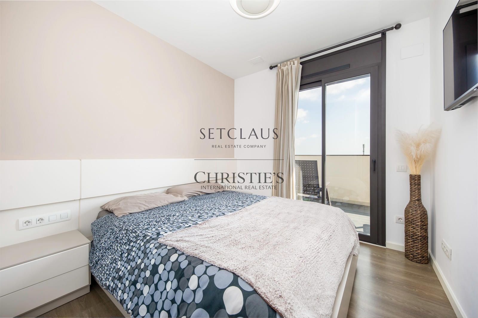 Comprar Àtic amb terrassa de 15 m², zona comunitària i pàrquing doble foto 9