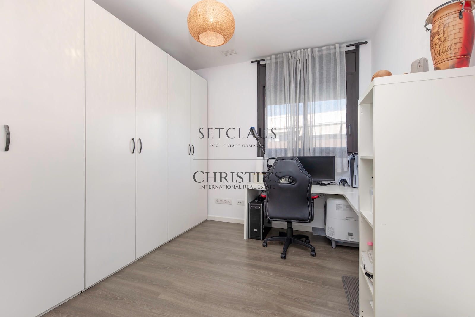Comprar Àtic amb terrassa de 15 m², zona comunitària i pàrquing doble foto 13
