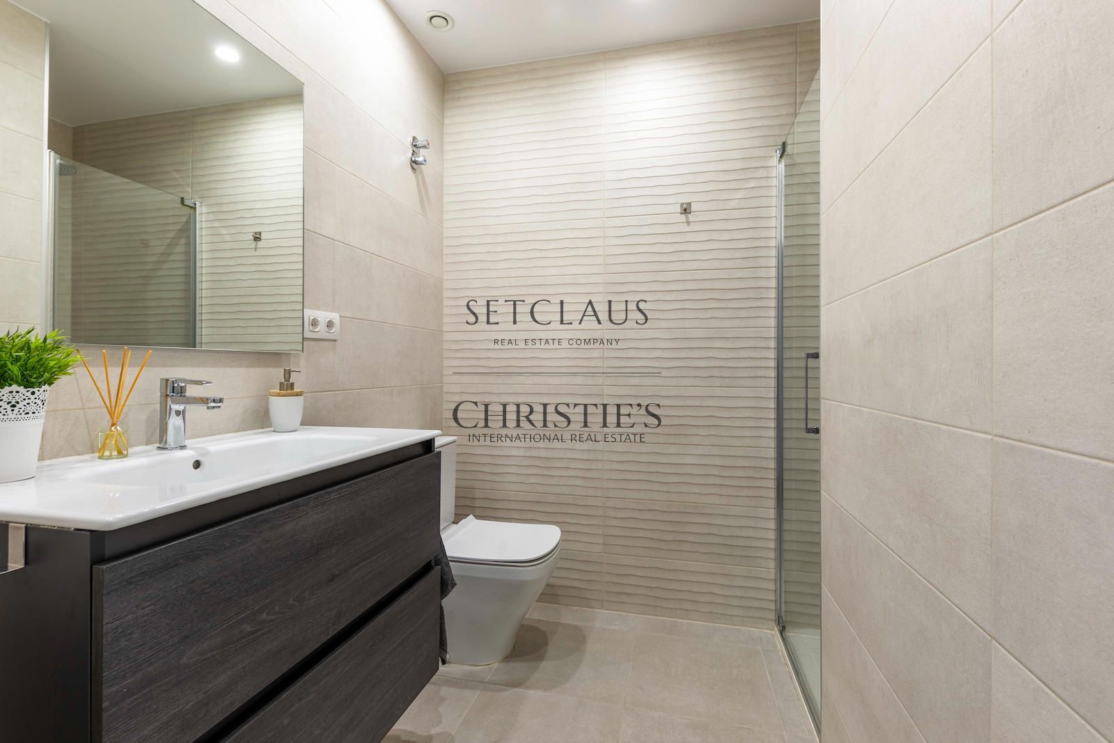 Comprar Àtic amb terrassa de 15 m², zona comunitària i pàrquing doble foto 15