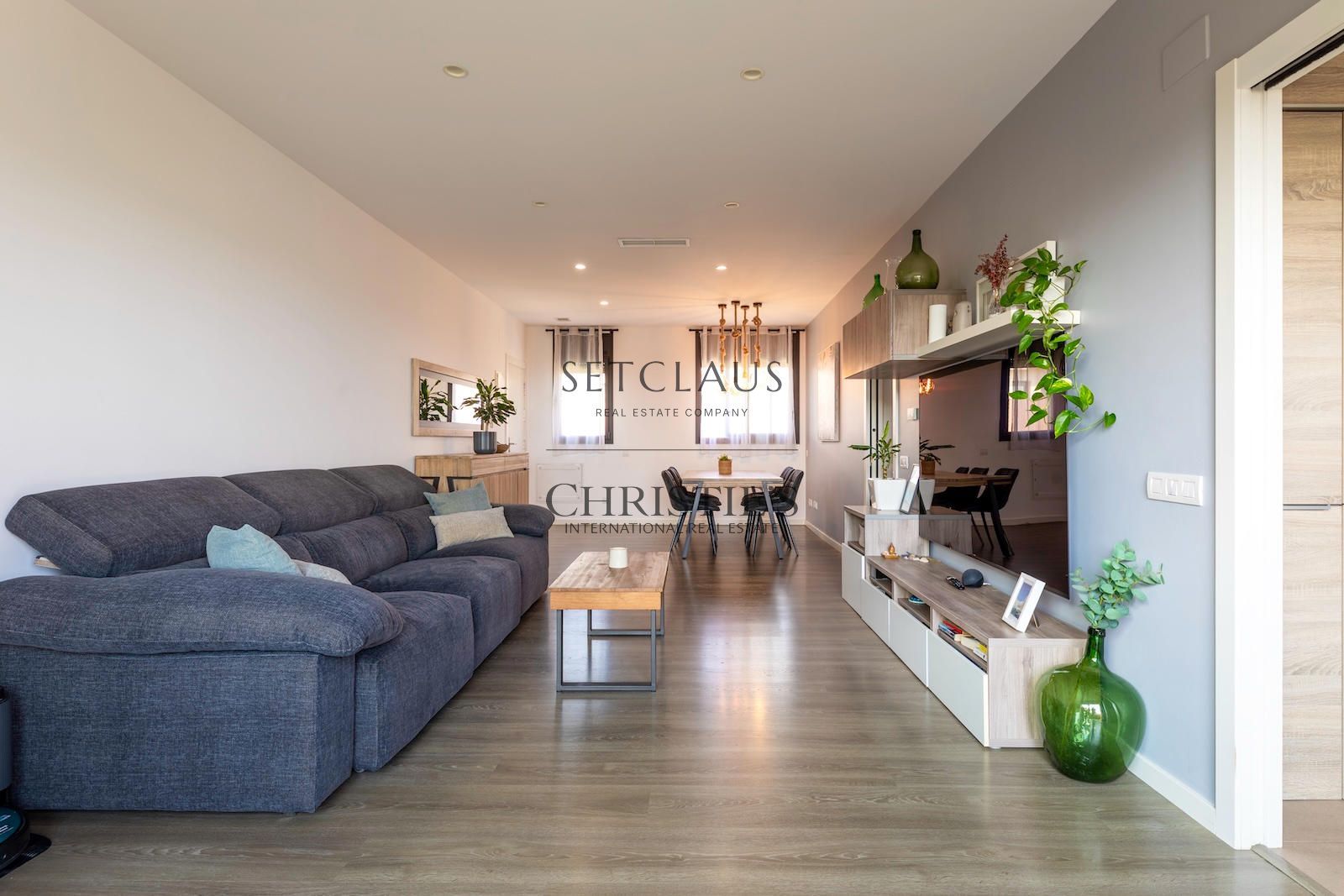 Comprar Àtic amb terrassa de 15 m², zona comunitària i pàrquing doble foto 4
