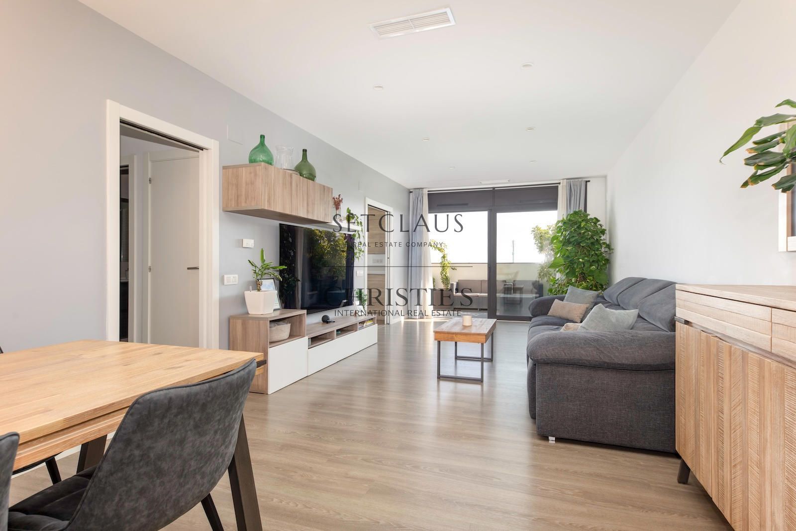 Comprar Àtic amb terrassa de 15 m², zona comunitària i pàrquing doble foto 1