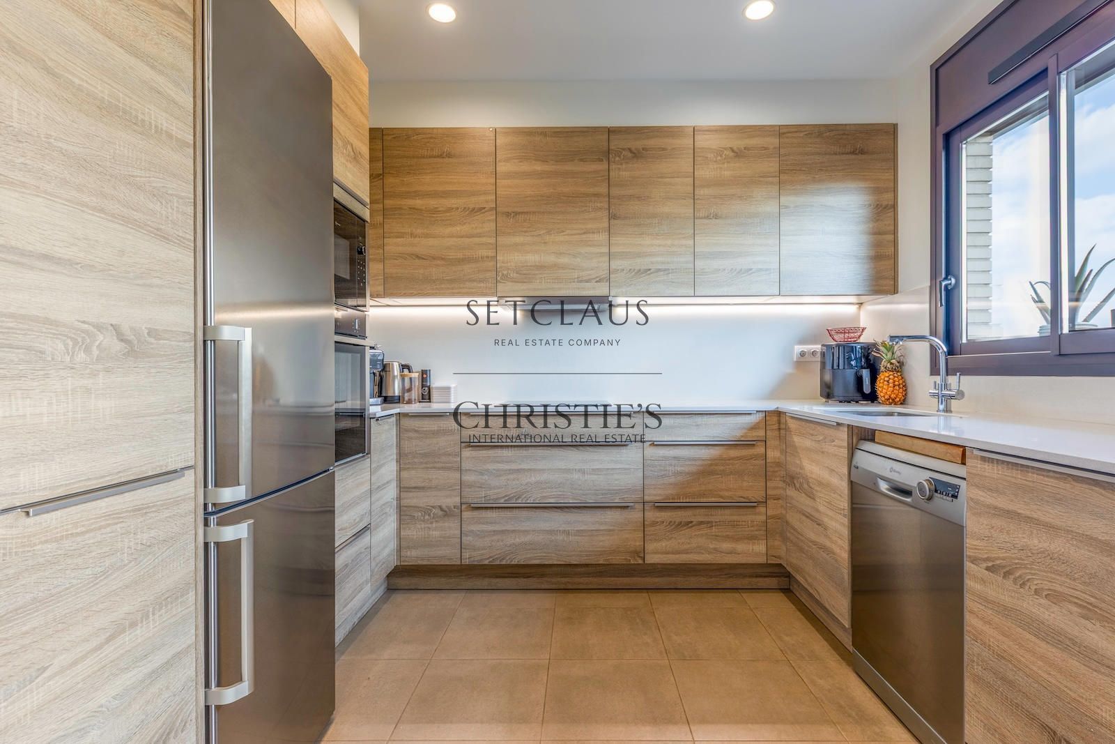 Comprar Àtic amb terrassa de 15 m², zona comunitària i pàrquing doble foto 7