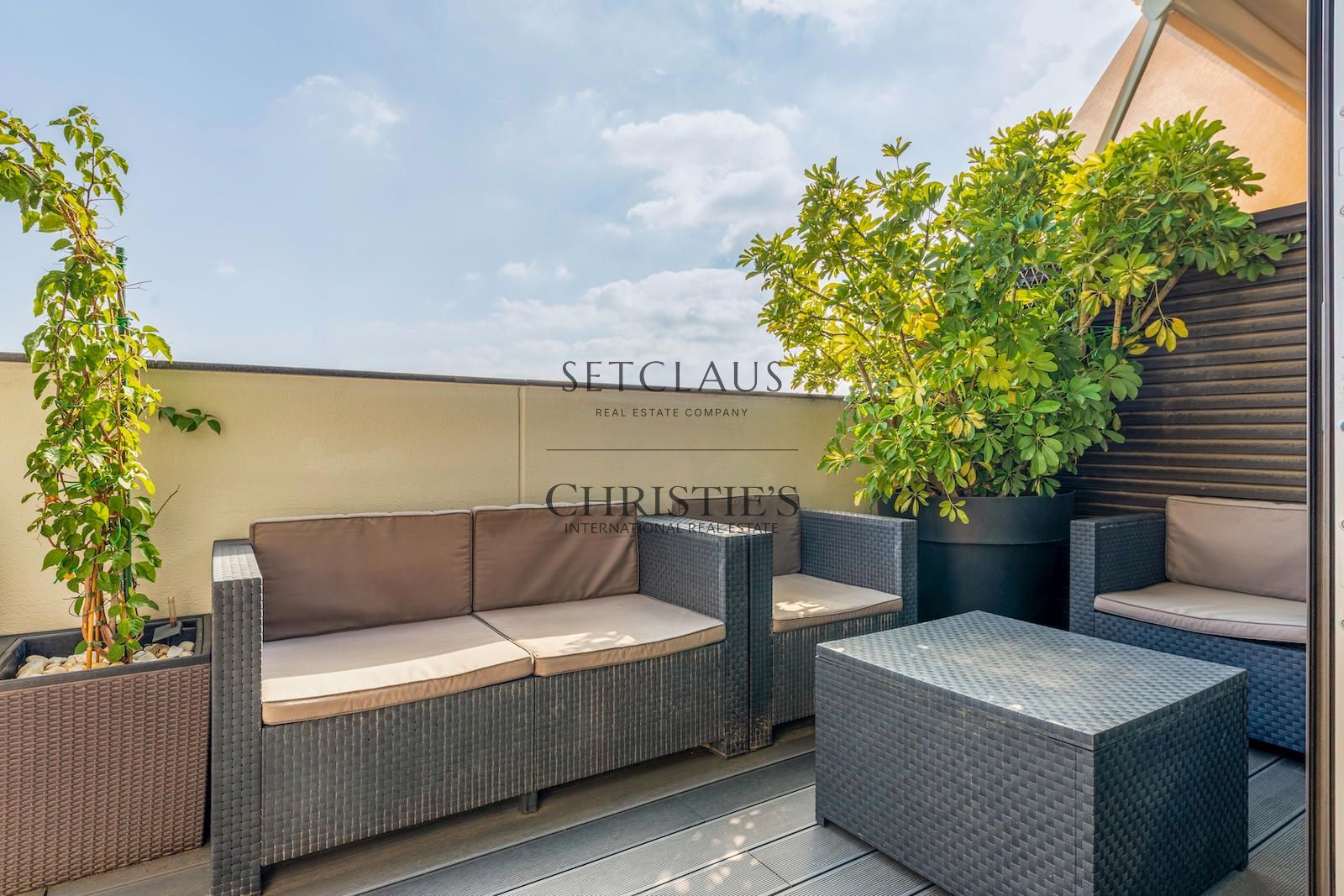 Comprar Àtic amb terrassa de 15 m², zona comunitària i pàrquing doble foto 3