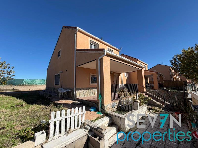 Chalet Independiente en alquiler Las Ventas de Retamosa, Toledo. Ref: 1656. Seven Properties