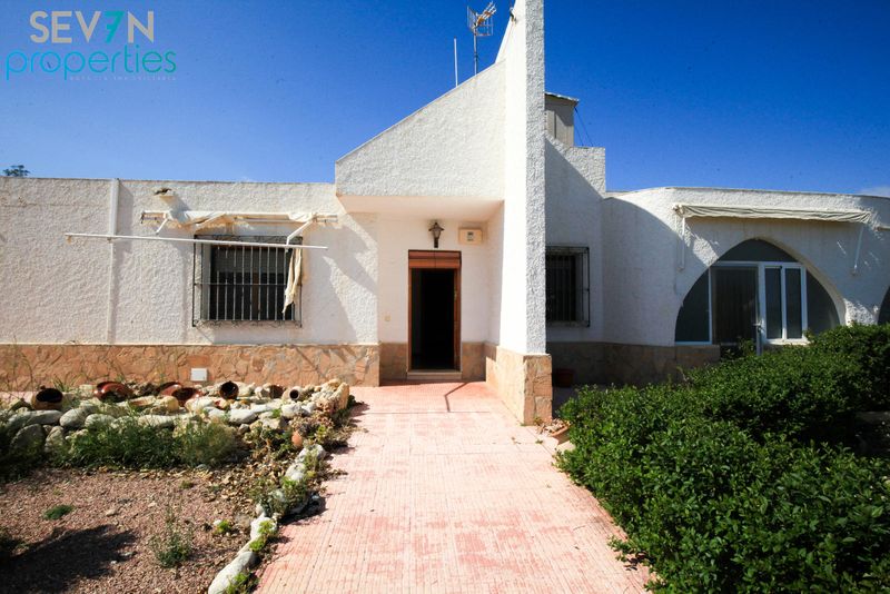 Chalet Independiente en venta Mutxamel, Alicante. Ref: 1695. Seven Properties
