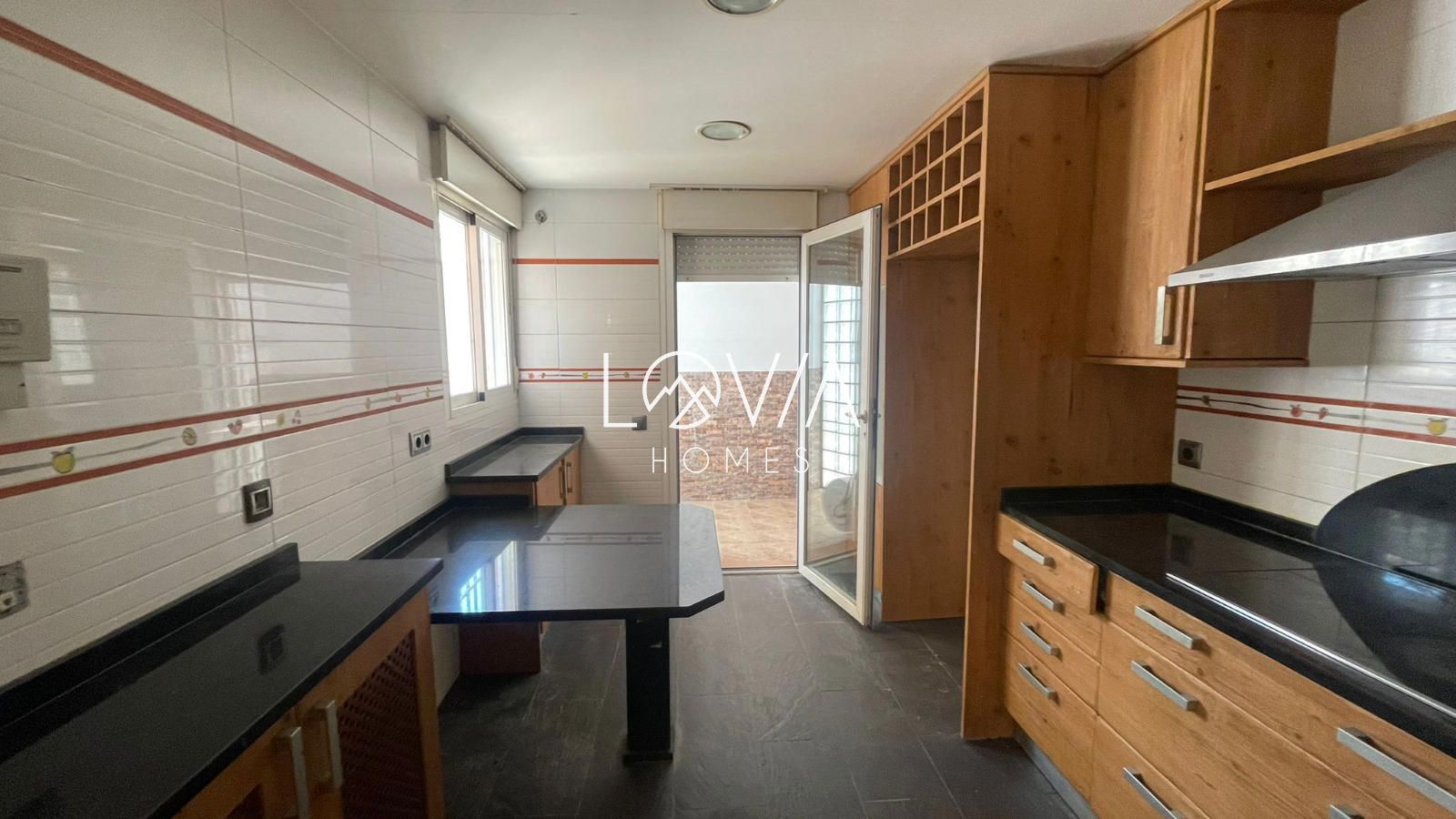 Chalet Adosado en urbanización con piscina en Parla - Foto 7