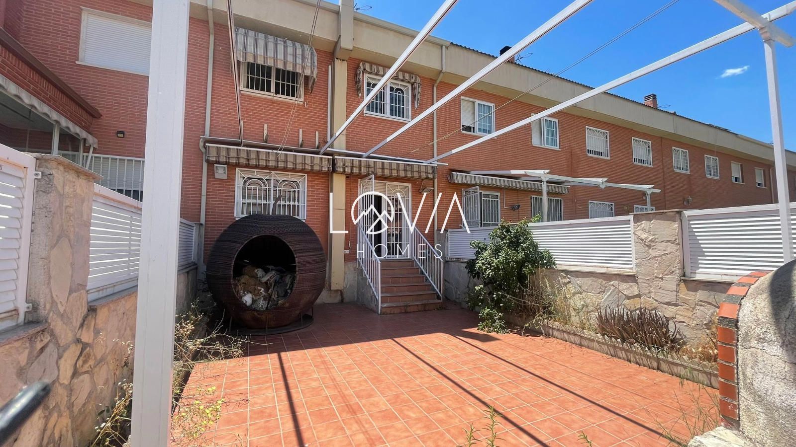 Chalet Adosado en urbanización con piscina en Parla - Foto 15
