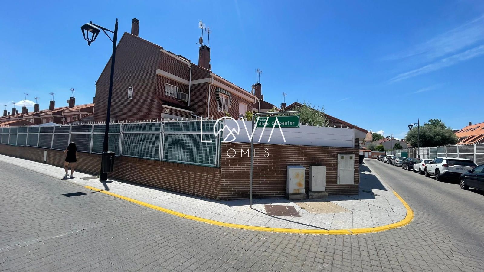 Chalet Adosado en urbanización con piscina en Parla - Foto 33