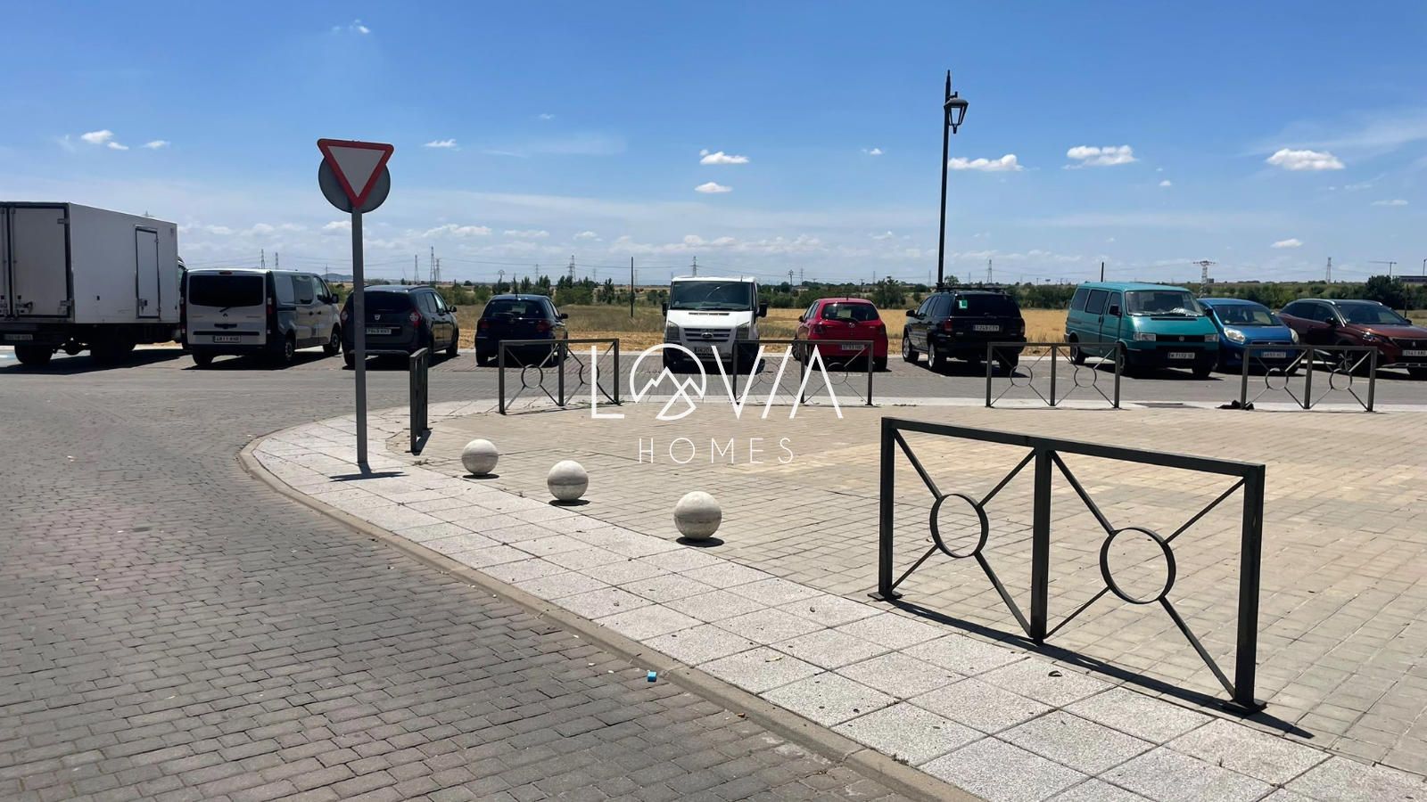 Chalet Adosado en urbanización con piscina en Parla - Foto 39