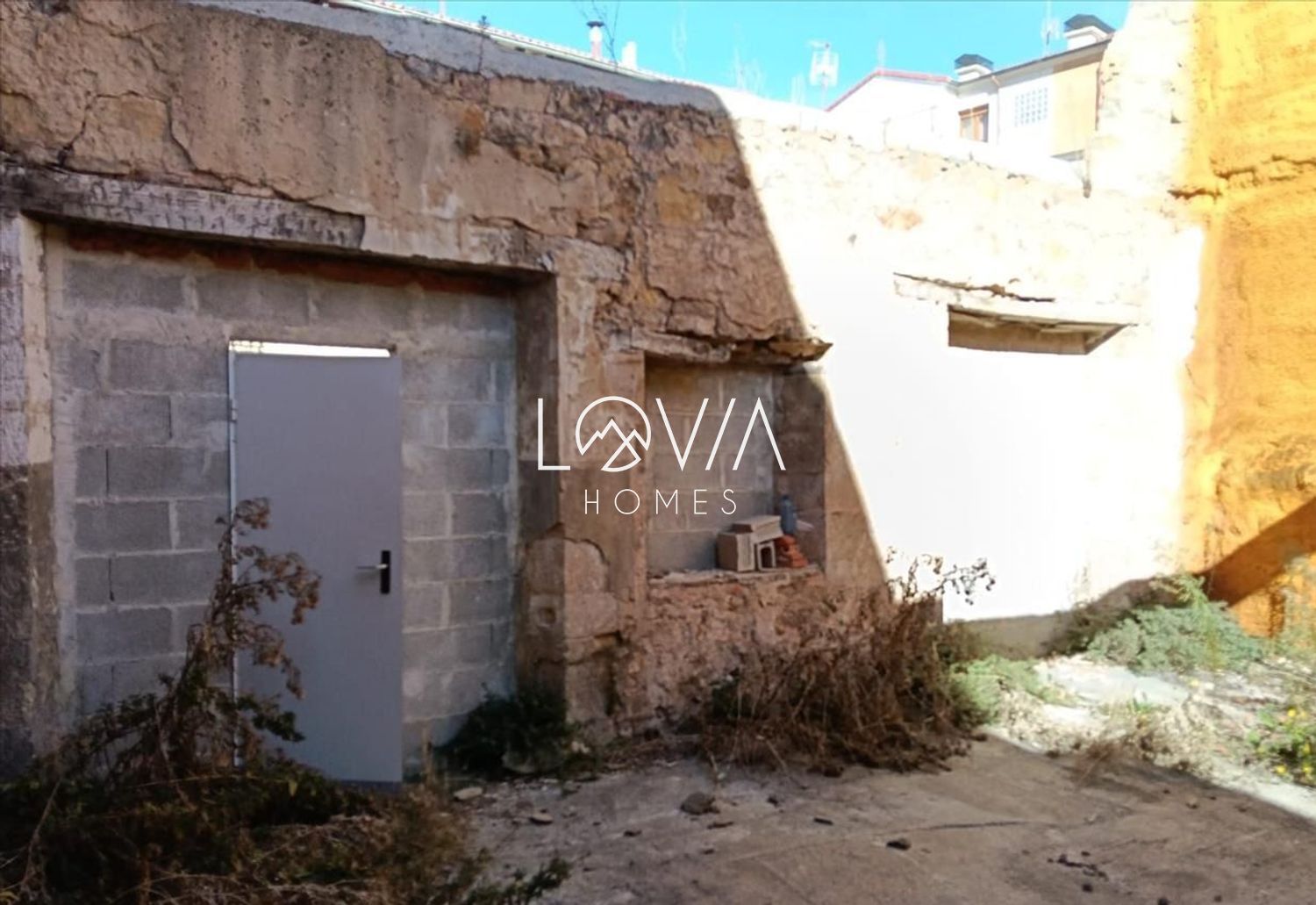 Oportunidad de Inversión: Casa Adosada de 120 m² para Derribo en Reinosa - Foto 2