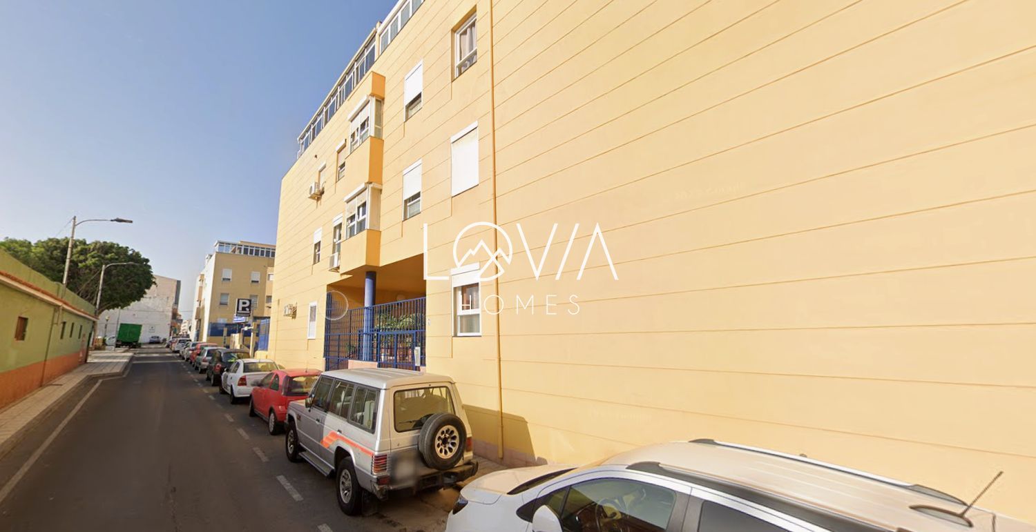 Piso en venta con rentabilidad en Calle Marianella - Santa Lucia de Tirajana (Las Palmas) - Foto 5