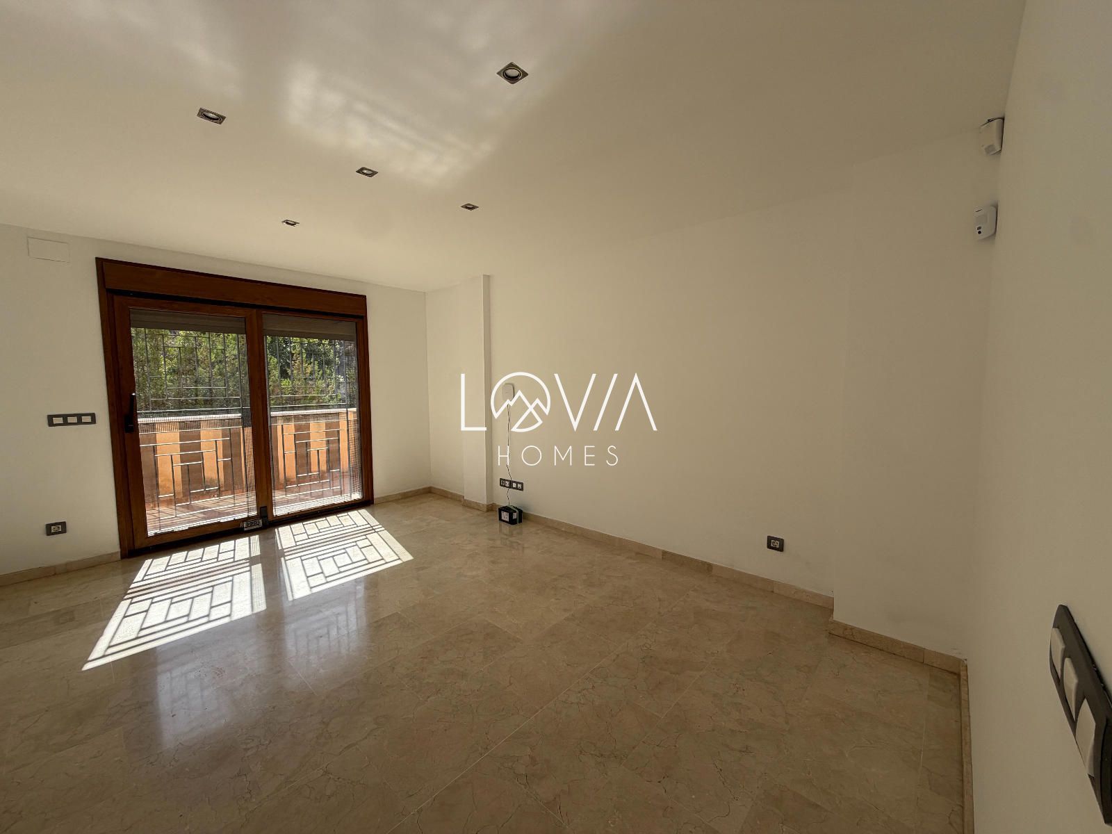 CHALET PAREADO EN UNA DE LAS MEJORES ZONAS DE MÁLAGA - Foto 6