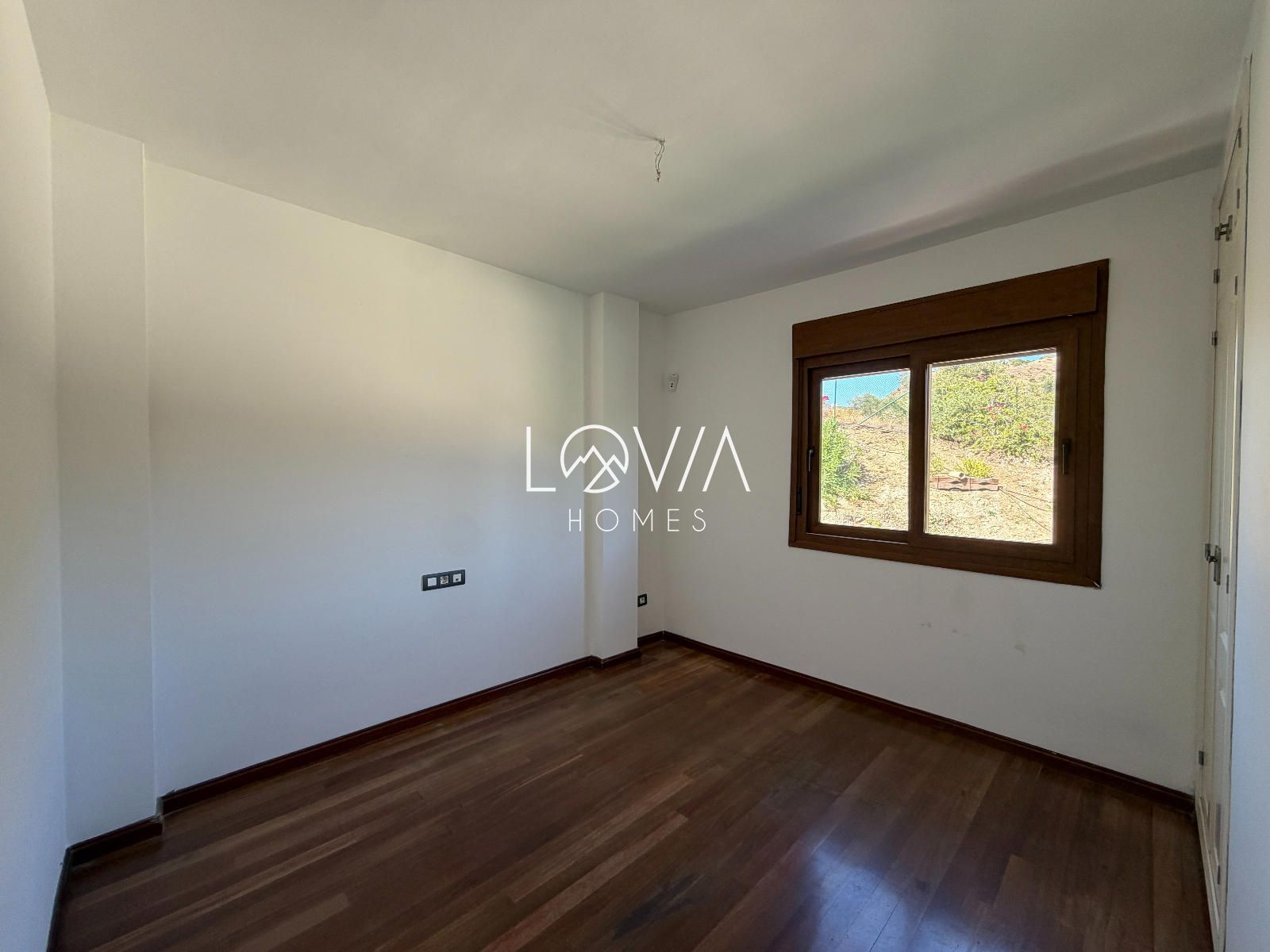 CHALET PAREADO EN UNA DE LAS MEJORES ZONAS DE MÁLAGA - Foto 13