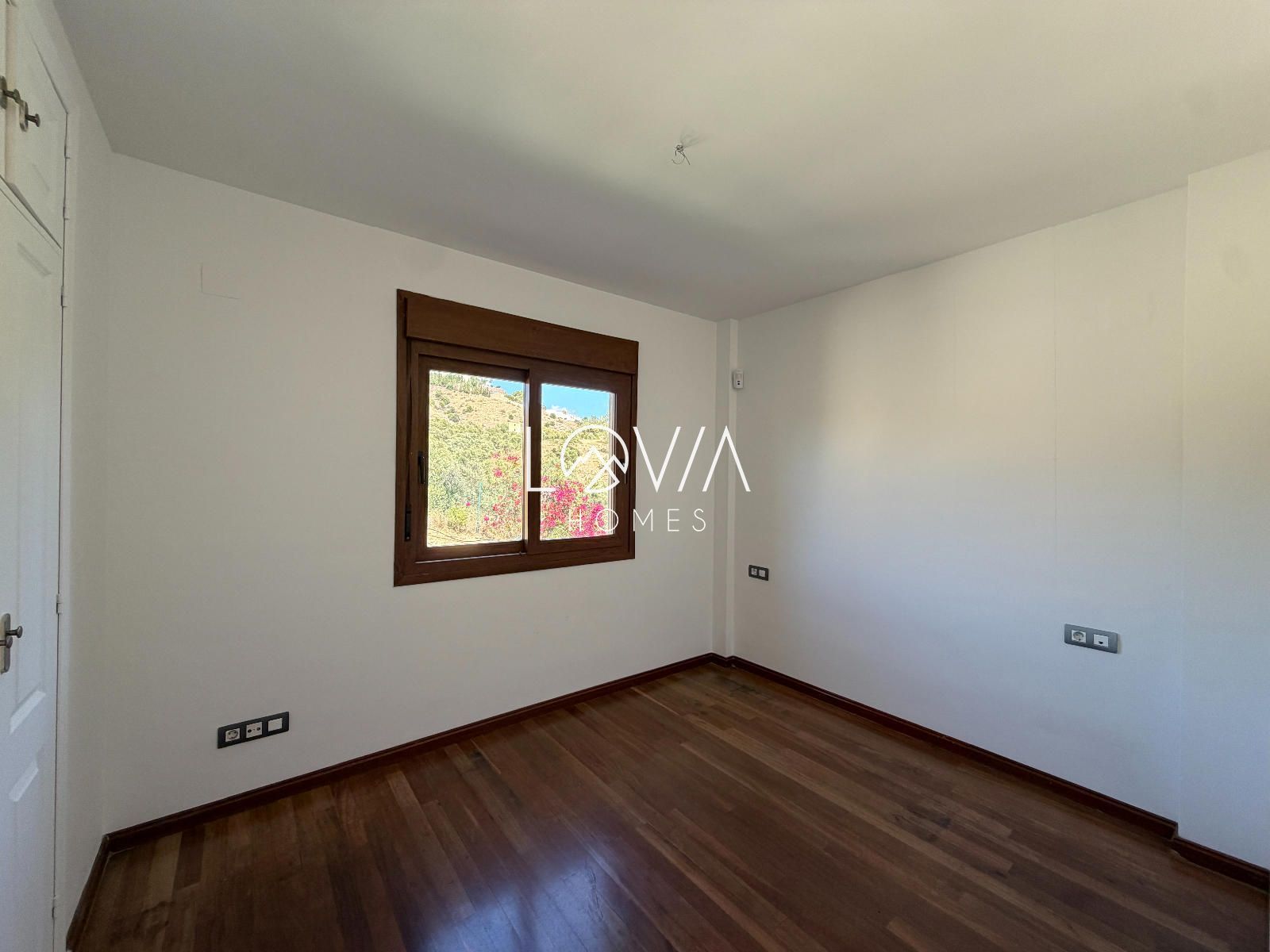 CHALET PAREADO EN UNA DE LAS MEJORES ZONAS DE MÁLAGA - Foto 14