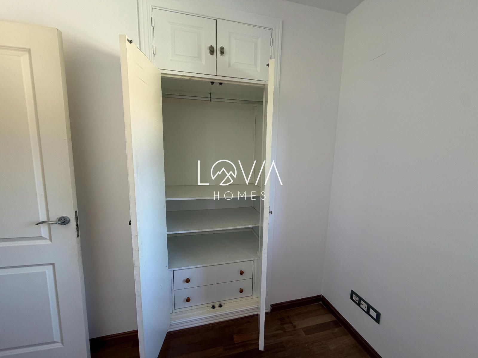 CHALET PAREADO EN UNA DE LAS MEJORES ZONAS DE MÁLAGA - Foto 16