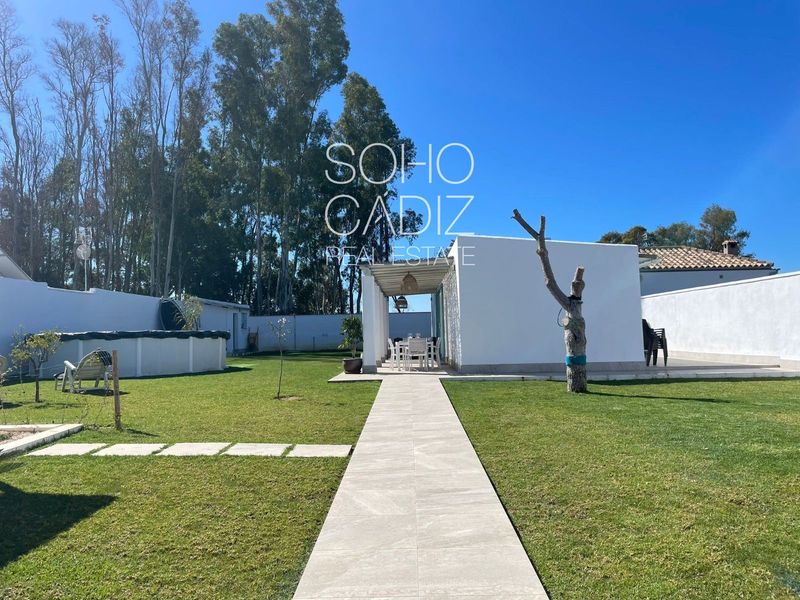 Chalet Independiente en alquiler Chiclana de la Frontera, Cádiz. Ref: 1132. SohoCádiz Real Estate