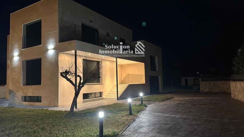 Chalet Independiente en venta Villamayor, Salamanca. Ref: 2975. Solución Inmobiliaria