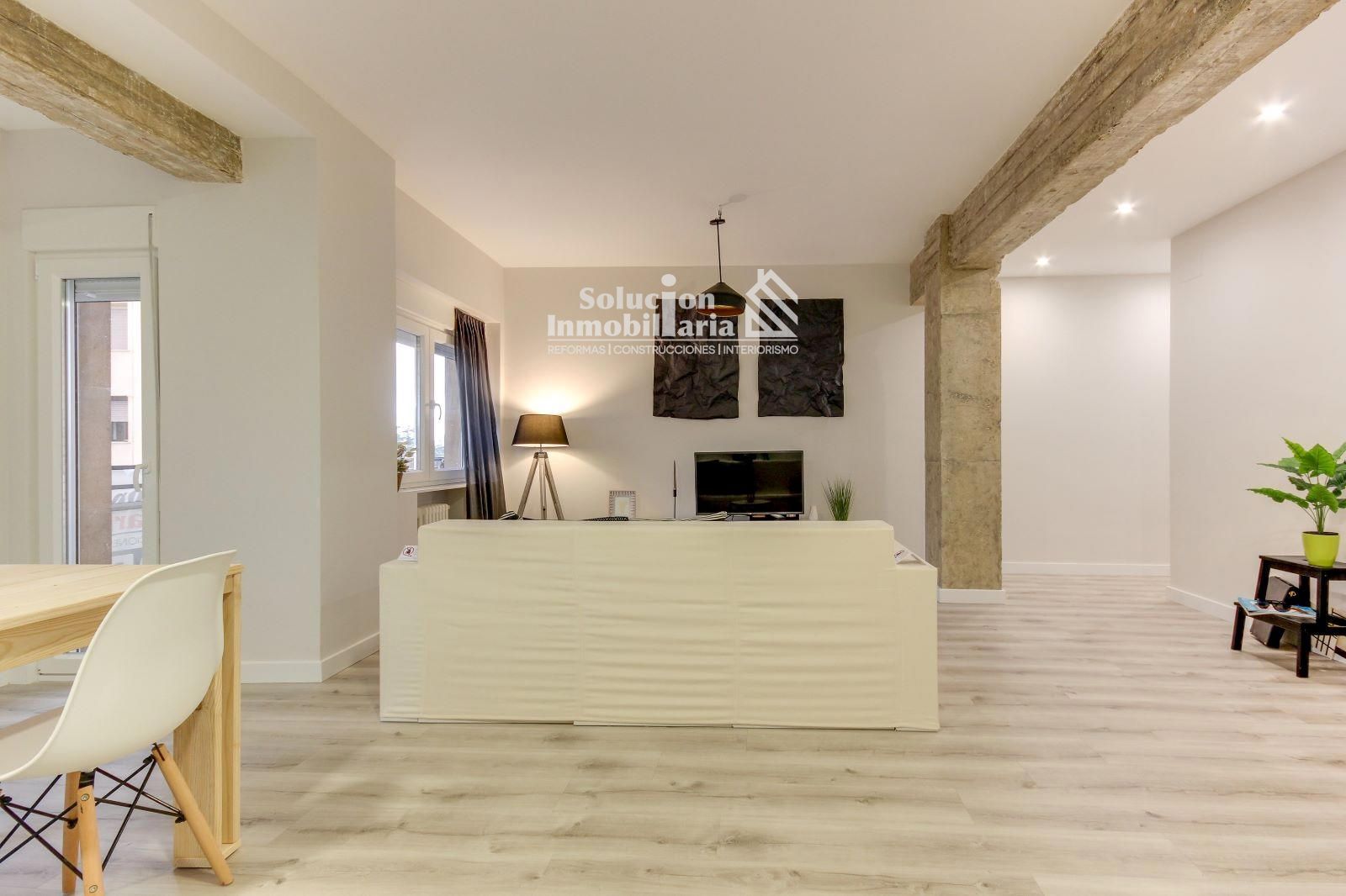 ÚNICA CASA CON REFORMA PREMIUN Y ALTAS CALIDADES EN EL BARRIO DE LA VEGA - Foto 2