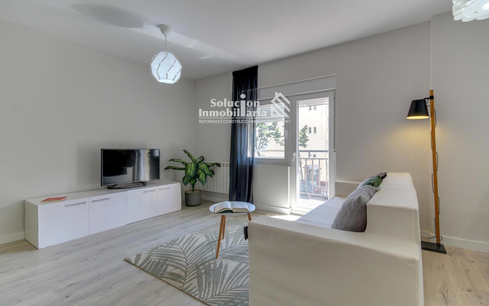 🏡 Piso totalmente reformado con calidades premium en Avenida de Portugal - Foto 3