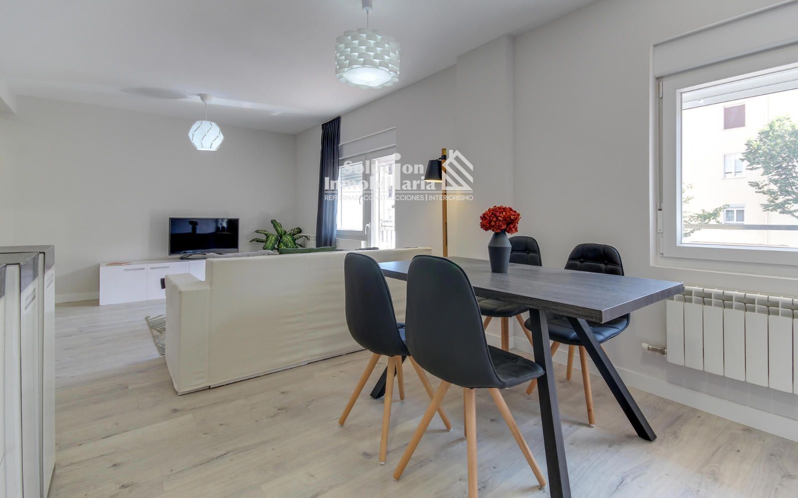 🏡 Piso totalmente reformado con calidades premium en Avenida de Portugal - Foto 5